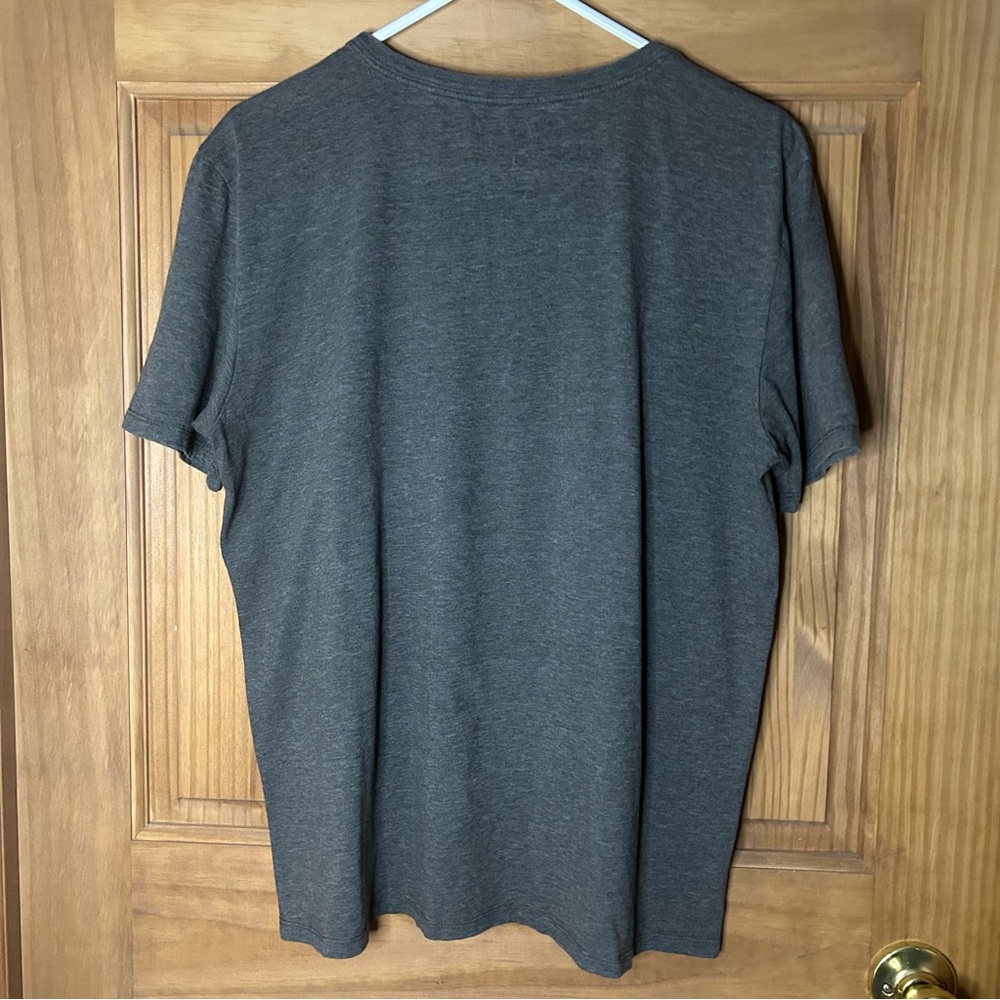 Nike Gray and Red Short Sleeve Tee - Picture 3 of 4
